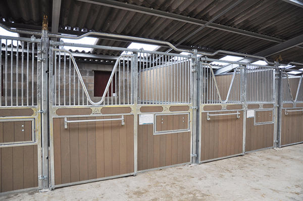 façades boxes ecurie korrigan pension chevaux